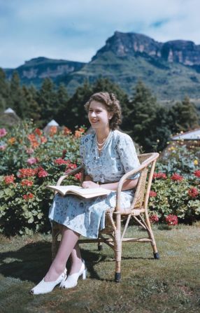 La princesa Isabel en el parque nacional Natal de Sudáfrica, el 21 de abril de 1947. Era su cumpleaños 21. Eddie Worth/AP