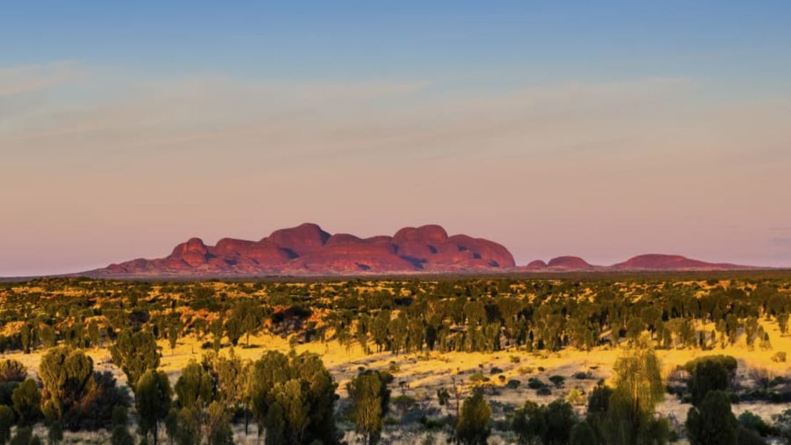 Kata Tjuta, Australia — Los Anandu, que han vivido aquí durante más de 22.000 años, manejan esta tierra, una de las más sagradas de la cultura aborigen, junto con las autoridades de Parques australianos.