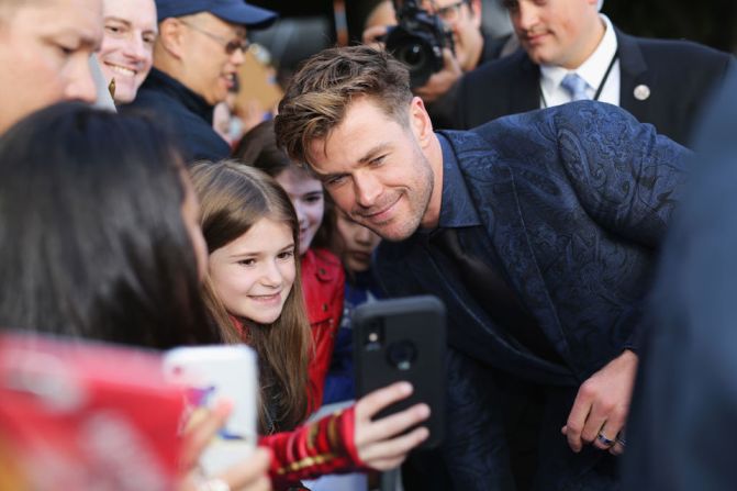 Chris Hemsworth (Thor).