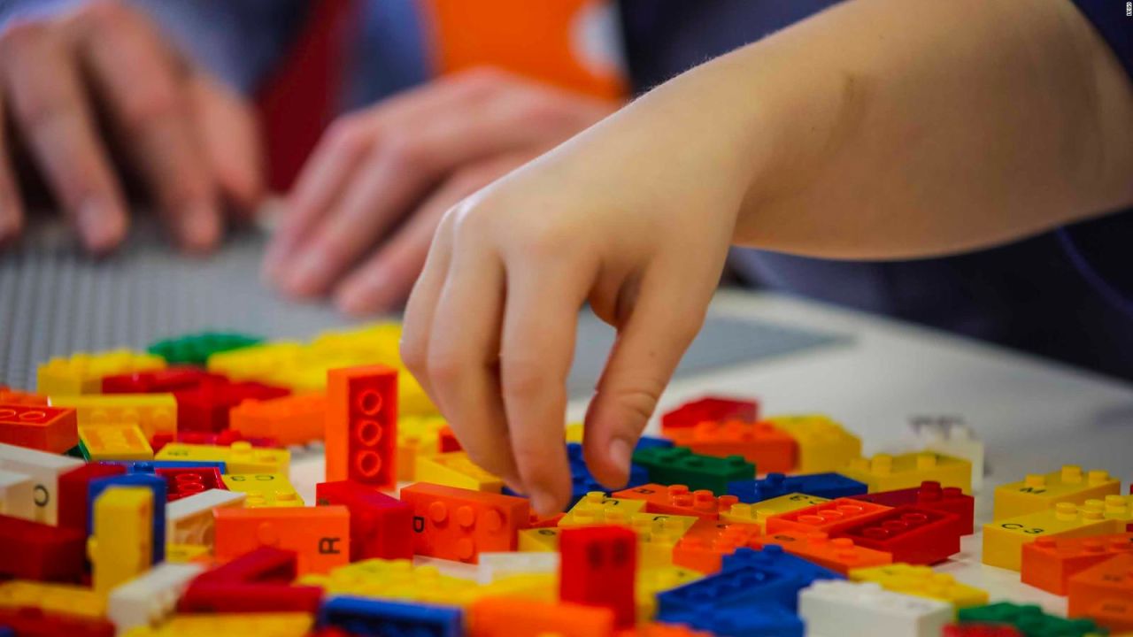 CNNE 642223 - legos en sistema braille