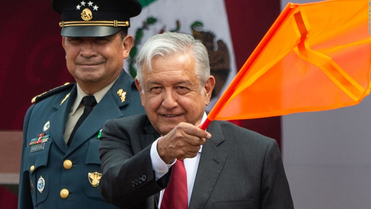 CNNE 643538 - amlo da banderazo a ampliacion de aeropuerto en santa lucia