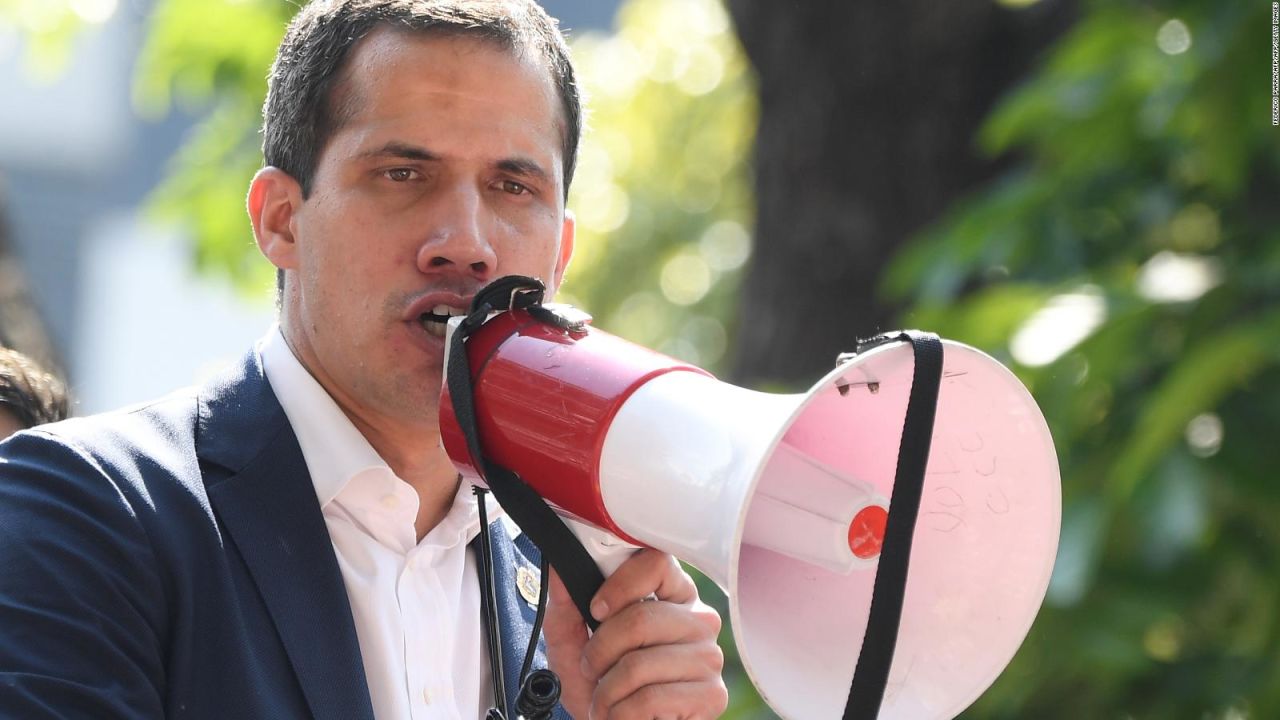 CNNE 643913 - la llegada de guaido a la plaza altamira