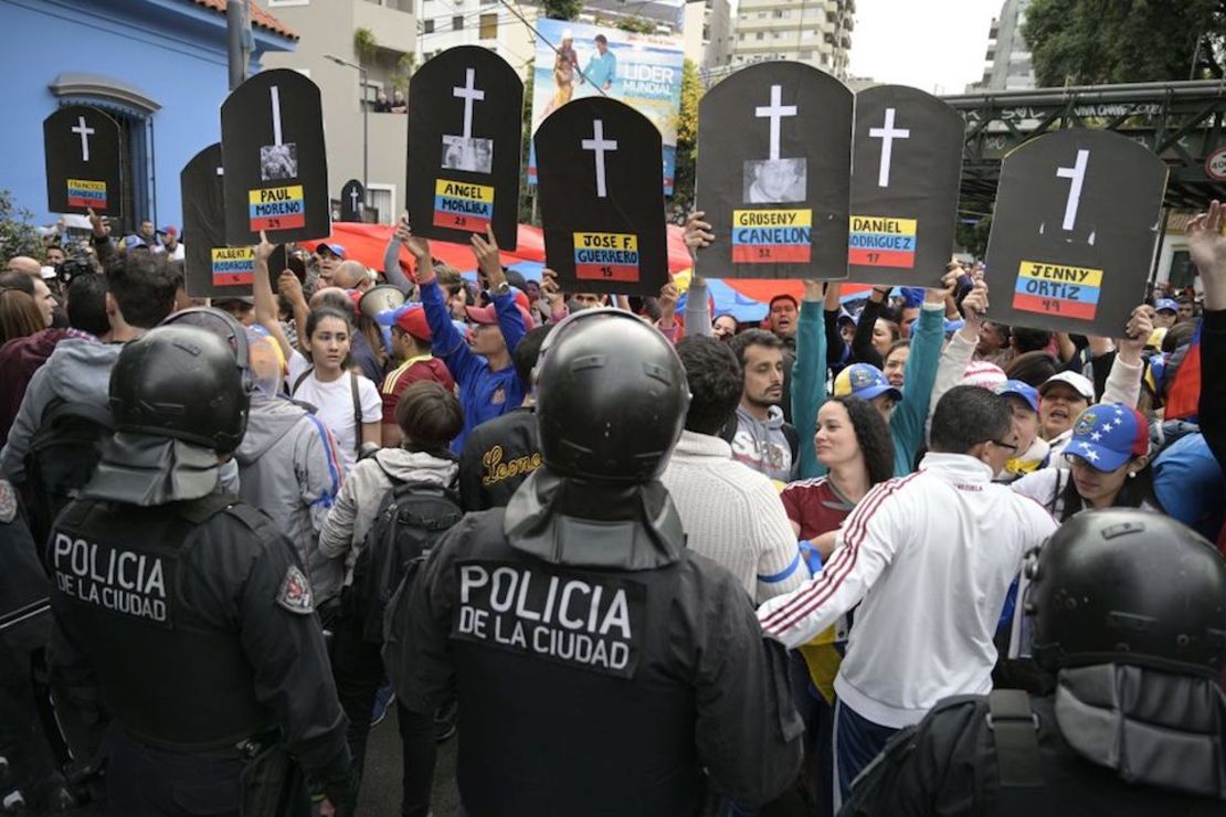 CNNE 644303 - argentina-venezuela-crisis-demo