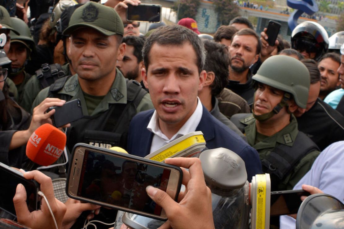 CNNE 644797 - venezuela opposition leader declares final phase of ousting president maduro