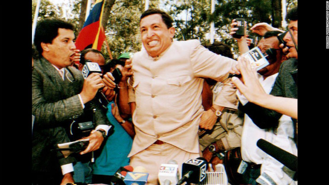 Hugo Chávez, fue liberado en 1994, luego de dos años en prisión por un fallido golpe de Estado en 1992.