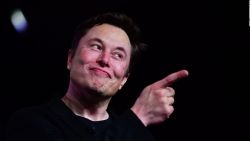 CNNE 645634 - elon musk ha establecido metas ambiciosas- ¿las ha cumplido?