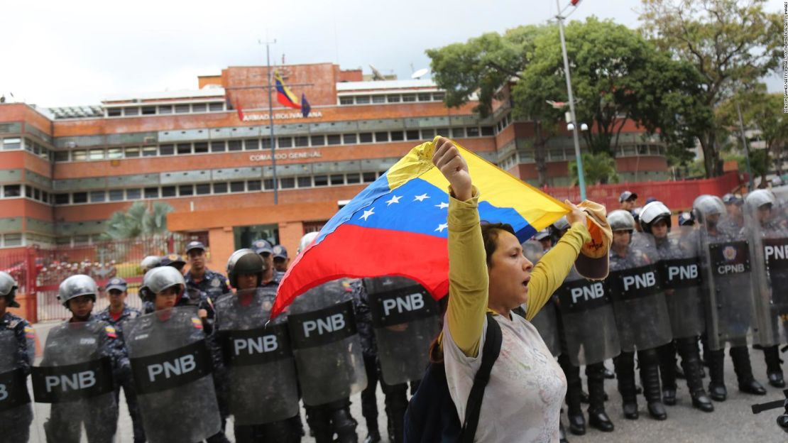 CNNE 645793 - concentraciones en venezuela tras convocatoria de guaido