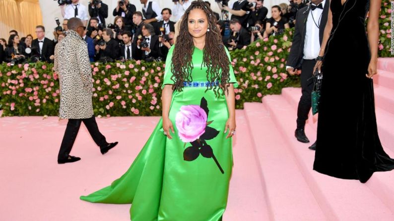 Ava DuVernay asiste a la Gala Met de 2019 que celebra el "camp".