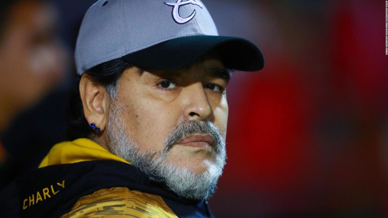 CNNE 646564 - maradona operacion ¿debe seguir entrenando maradona en mexico?