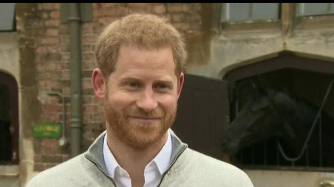 CNNE 646566 - asi sonrie el principe enrique ahora que es papa