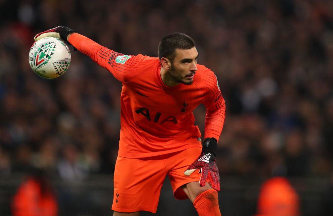 Paulo Gazzaniga del Tottenham Hotspur durante un juego contra el Chelsea en el Estadio Wembley en enero de 2019. (Catherine Ivill/Getty Images).