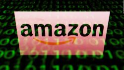 CNNE 647732 - amazon "golpeado" por hackeo a cuentas de comerciantes