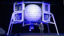 CNNE 647996 - jeff bezos prepara grandes planes para la luna