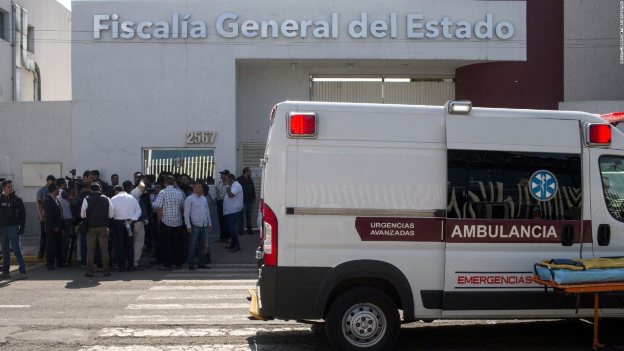 CNNE 648616 - descubren decenas de cadaveres en guadalajara