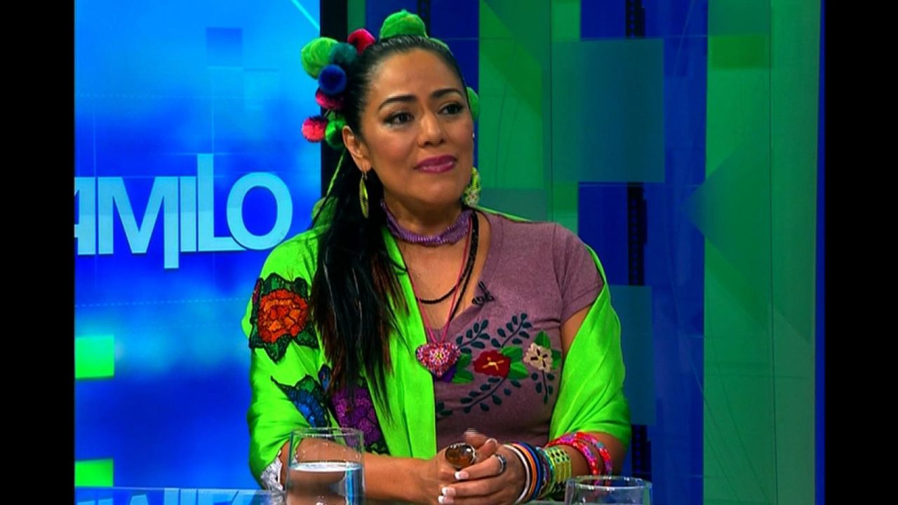 CNNE 649435 - lila downs- "hay que ser al chile"