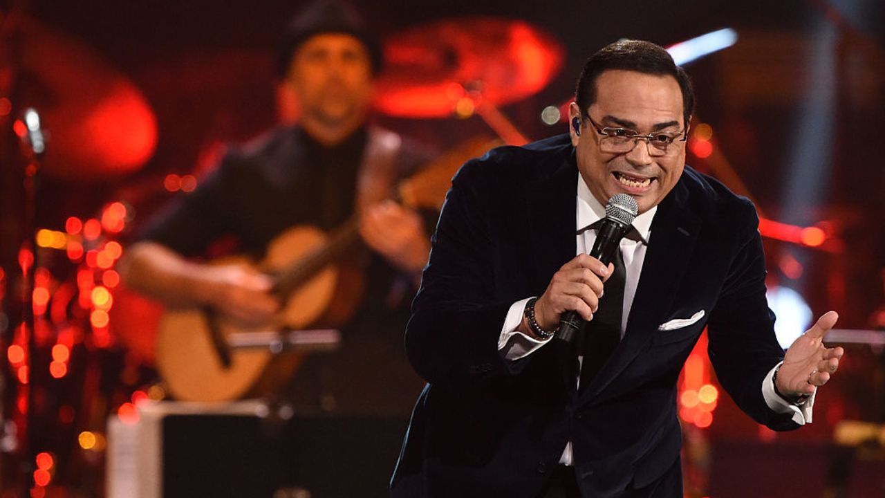 Gilberto Santa Rosa performs during the show for the 2016 Latin GRAMMY's Person Of The Year honoring Marc Anthony at the MGM Grand on November 16, 2016 in Las Vegas, Nevada.  / AFP / Valerie MACON