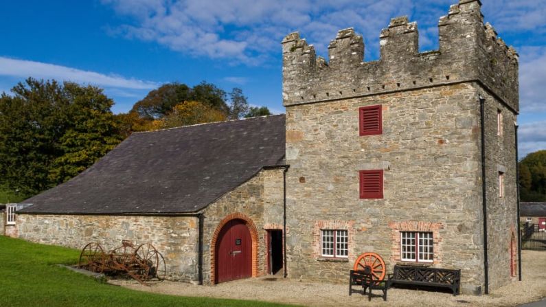 Winterfell: La torre de Castle Ward, en Irlanda del Norte, fue el escenario de la casa de los Stark en Winterfell. Alberga tours de "Game of Thrones" y también tiene una casa señorial muy elegante del siglo XVIII y bellos jardines para explorar.