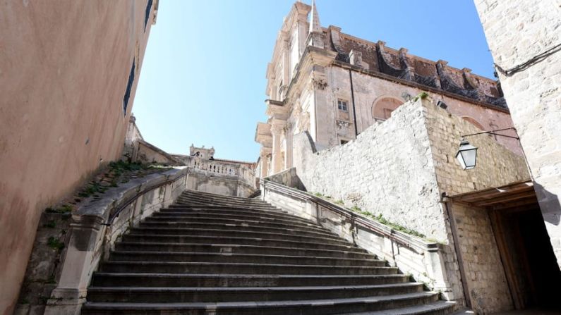 Escalera de los jesuitas, Dubrovnik, Croacia: Este conjunto barroco de escaleras fue donde Cersei se vio obligada a caminar desnuda entre la multitud.