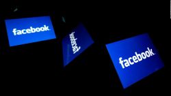 CNNE 652588 - #cifradeldia- 2-200 millones de cuentas falsas elimino facebook