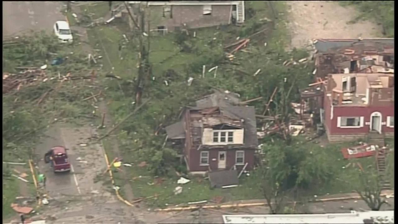 CNNE 652644 - violento tornado azota missouri