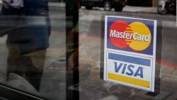 CNNE 652660 - ¿podran sobrevivir los venezolanos sin visa y mastercard?