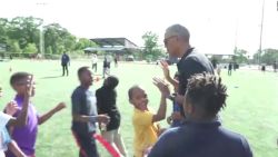 CNNE 652995 - obama sorprende a jovenes  atletas