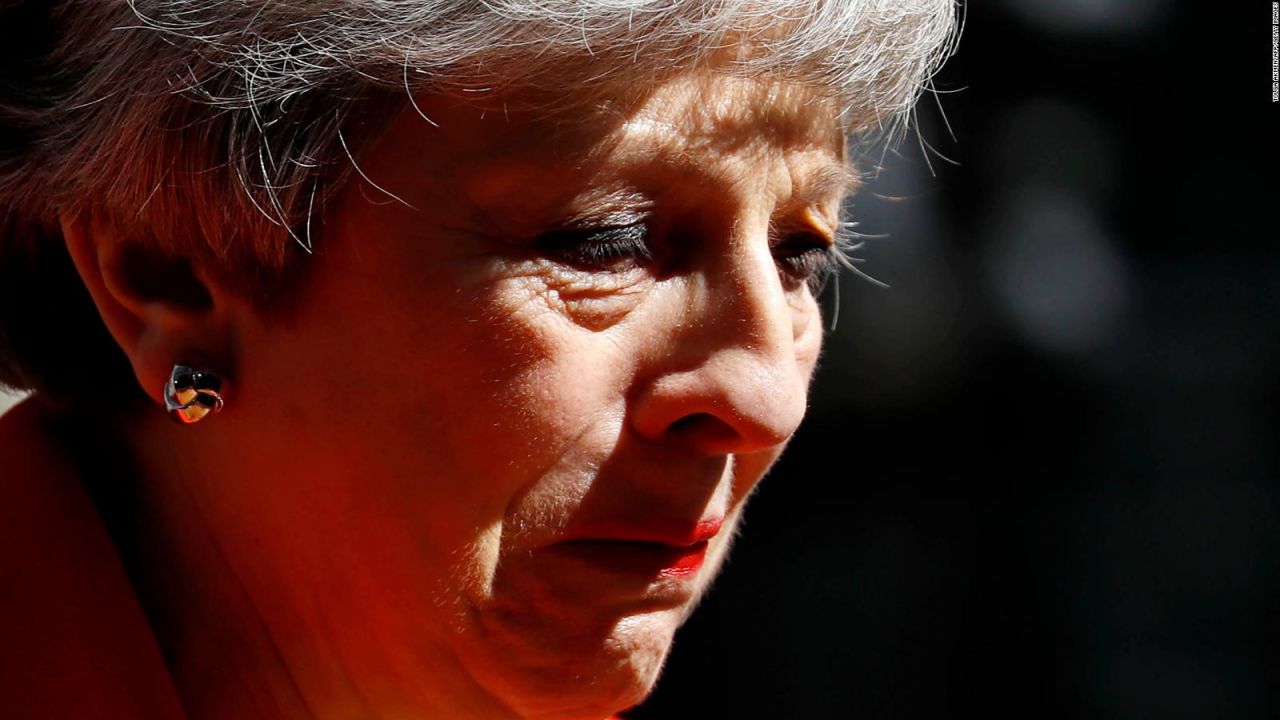 CNNE 653027 - theresa may da emotivo discurso de renuncia