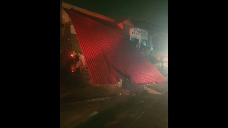 Estructuras colapsadas en la ciudad de Yurimaguas, región Loreto al noreste de Perú.