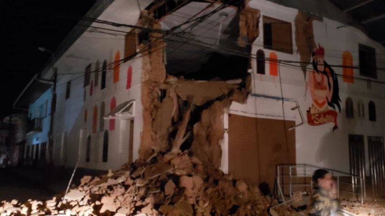 Estructuras colapsadas en la ciudad de Yurimaguas, región Loreto al noreste de Perú.