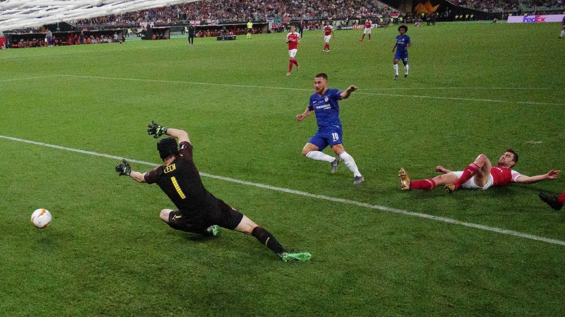 Hazard anota el cuarto del partido