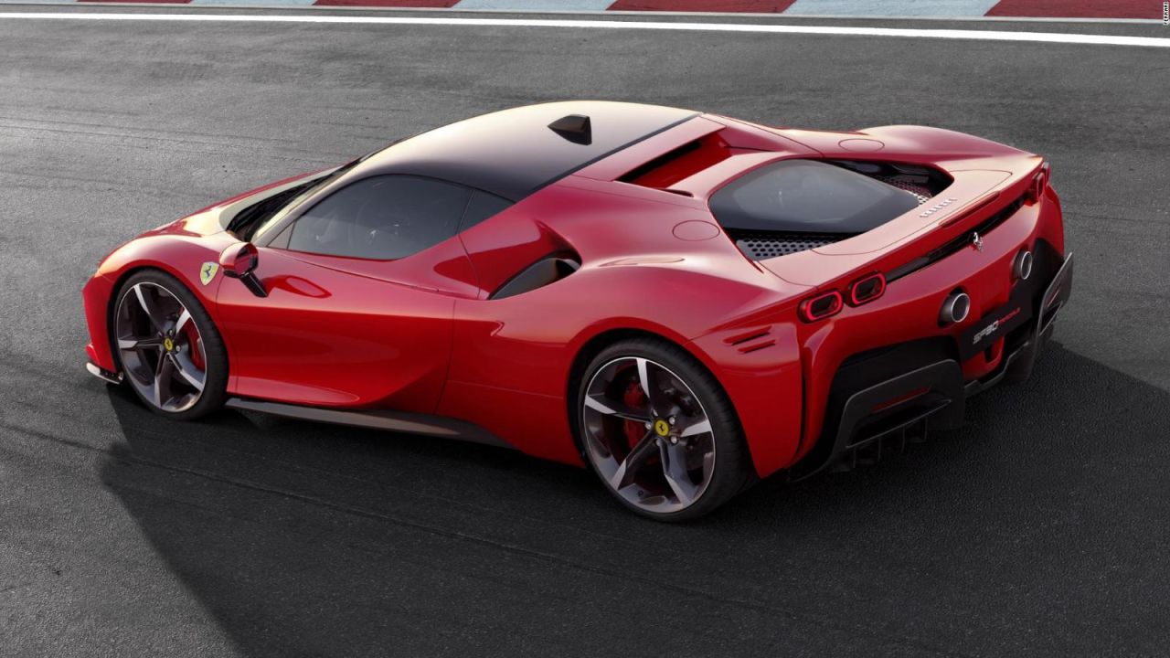 CNNE 655923 - ferrari presenta su sf90 stradale