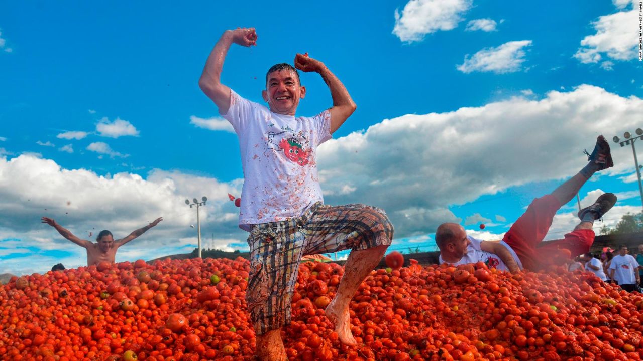 CNNE 656244 - la gran guerra de tomates de colombia