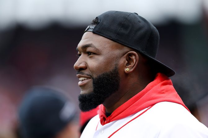 La exestrella de los Red Sox de Boston, el beisbolista dominicano David Ortiz, conocido como “Big Papi”, recibió este domingo un disparo en la espalda cuando estaba afuera de una discoteca en República Dominicana. Mientras se recupera de una cirugía, recordamos otros casos de deportistas que también fueron víctimas de ataques, algunos de ellos, desafortunadamente, mortales.