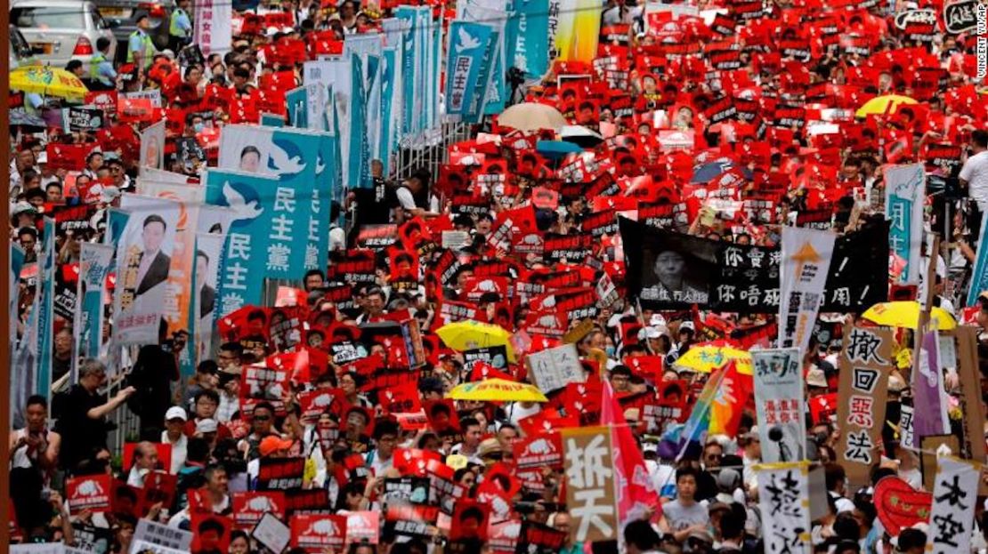 Marcha en Hong Kong en contra de una polémica ley de extradición.