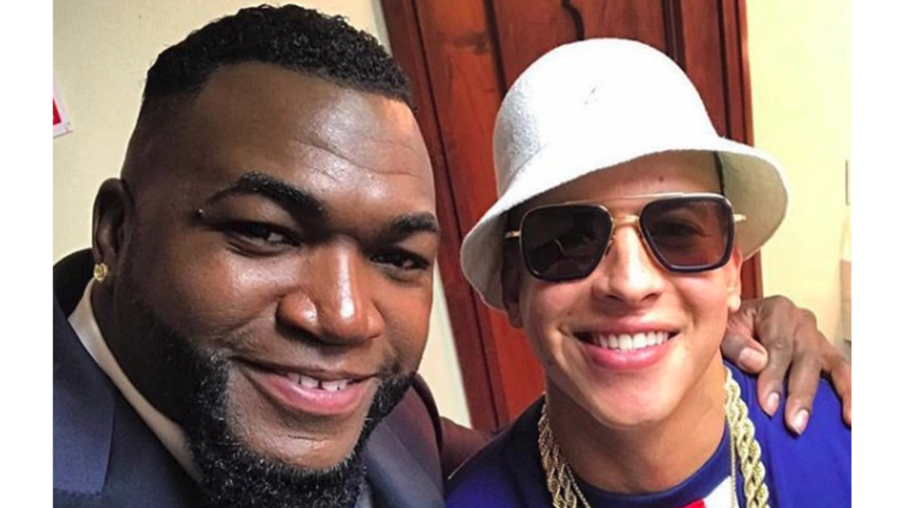 CNNE 659230 - daddy yankee y otras figuras mandan mensajes de aliento a david ortiz