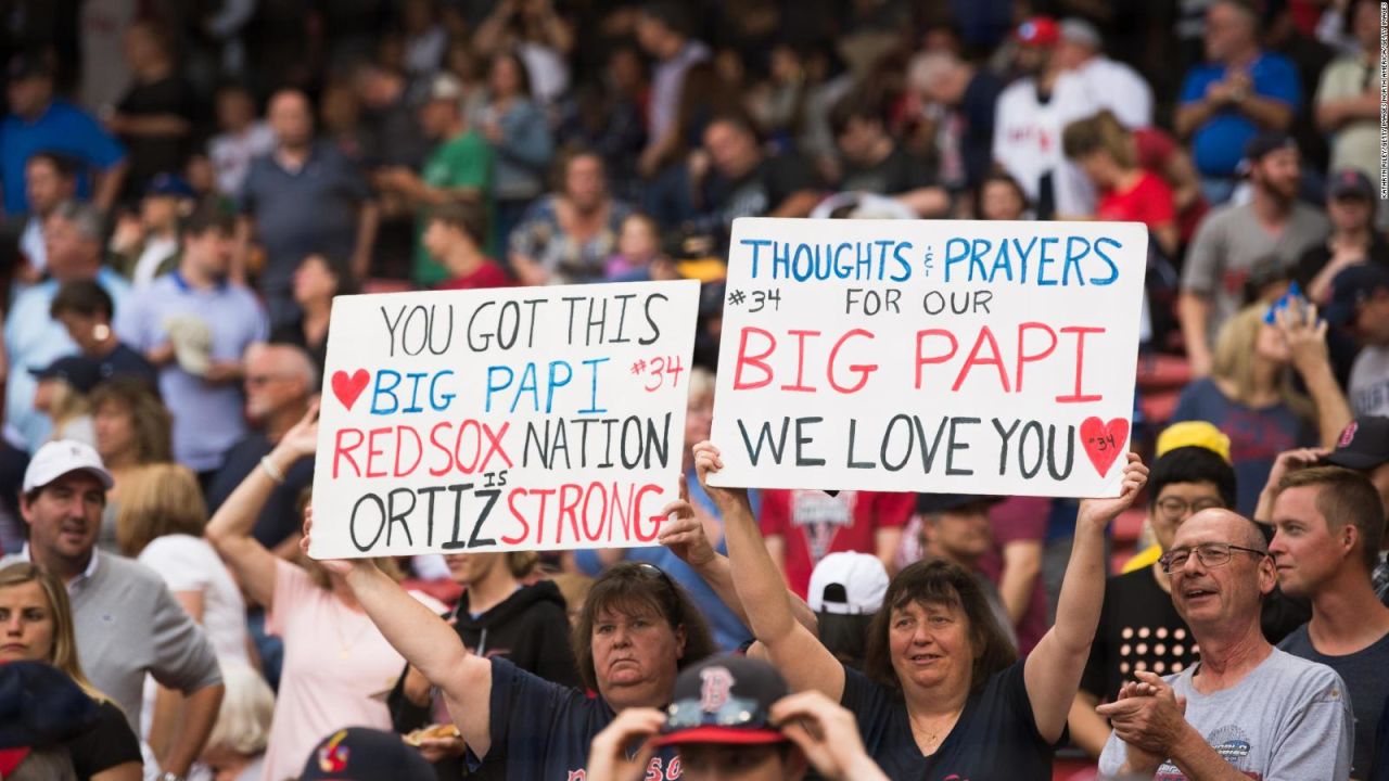 CNNE 659369 - conmocion entre fanaticos de "big papi" en boston