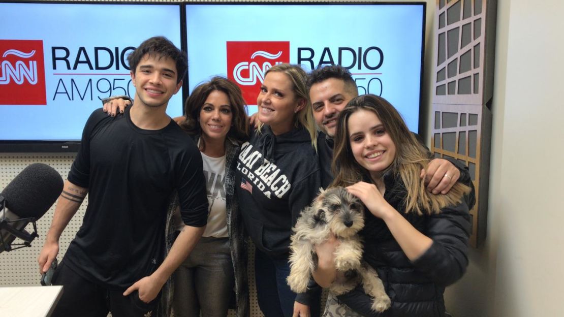 El equipo de El Espectador, junto a Sofía Morandi y Julián Serrano.