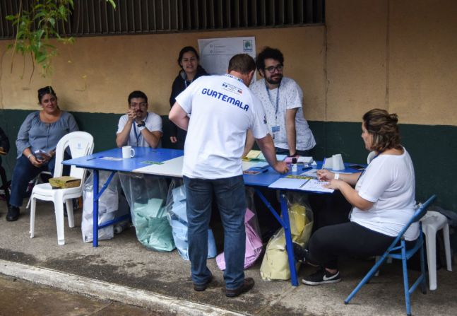 Las urnas fueron cerradas hacia las seis de la tarde. (ORLANDO ESTRADA/AFP/Getty Images).