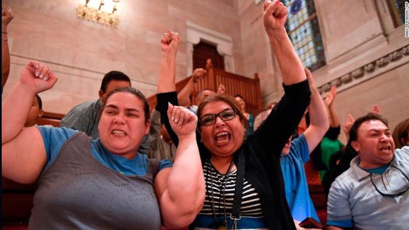 Indocumentados podrán solicitar desde este lunes una licencia de conducir en nueva york. Estos son los requisitos | cnn