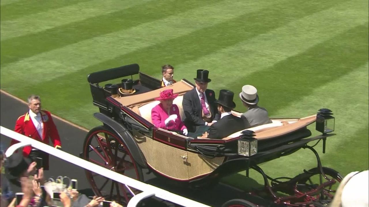 CNNE 662259 - la reina isabel ii no se pierde las carreras de ascot