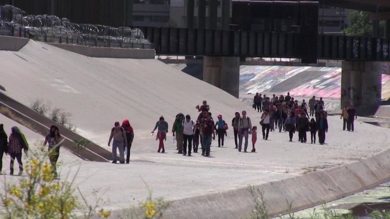 CNNE 662749 - migrantes varados en mexico- ¿que les espera?