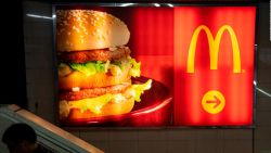 CNNE 664245 - mcdonald's cambio carne congelada por carne fresca y sus ventas aumentaron