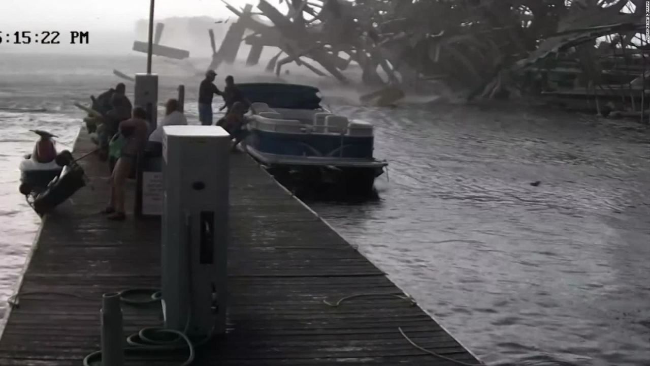 CNNE 665147 - muelle destrozado frente a camara de seguridad