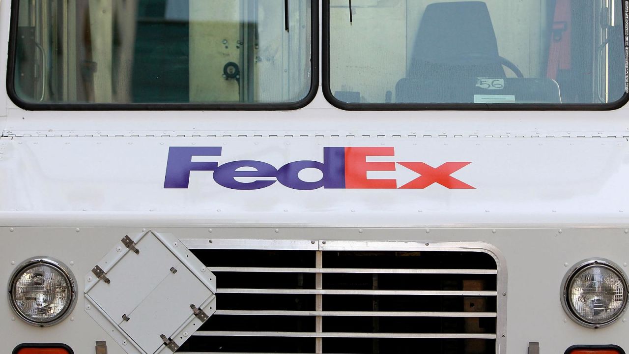 CNNE 665582 - fedex demanda al gobierno de ee-uu- por sanciones a huawei