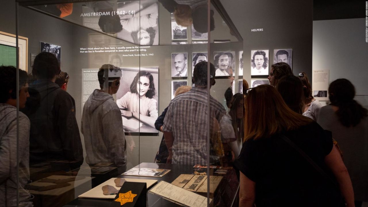 CNNE 665636 - nueva exposicion sobre el holocausto invita a reflexionar