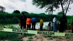 CNNE 665751 - video de ciudad juarez alerta sobre peligros de cruzar el rio grande o bravo