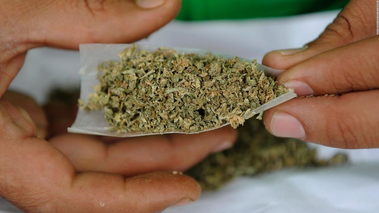 CNNE 665844 - perdon automatico para condenados por poseer marihuana en illinois