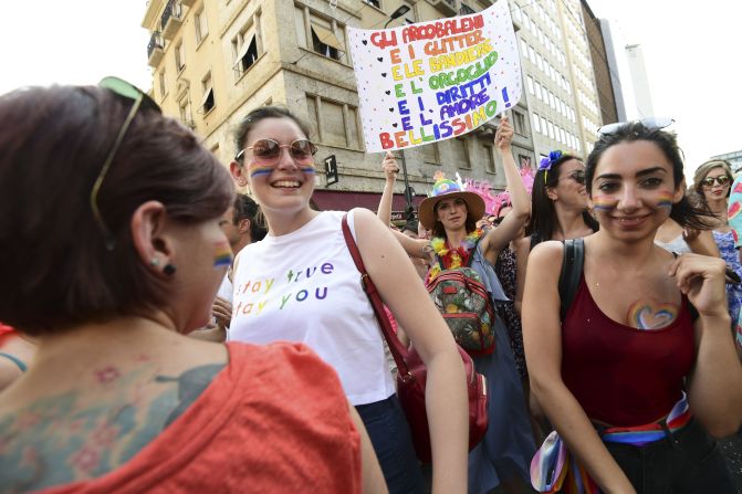 Fotos Desfiles Del Orgullo Gay Se Celebran En Distintas Partes Del Mundo Cnn 5360