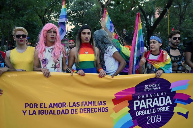 Paraguay. Manifestantes participan en el Desfile del Orgullo Gay en Asunción, la ciudad capital.