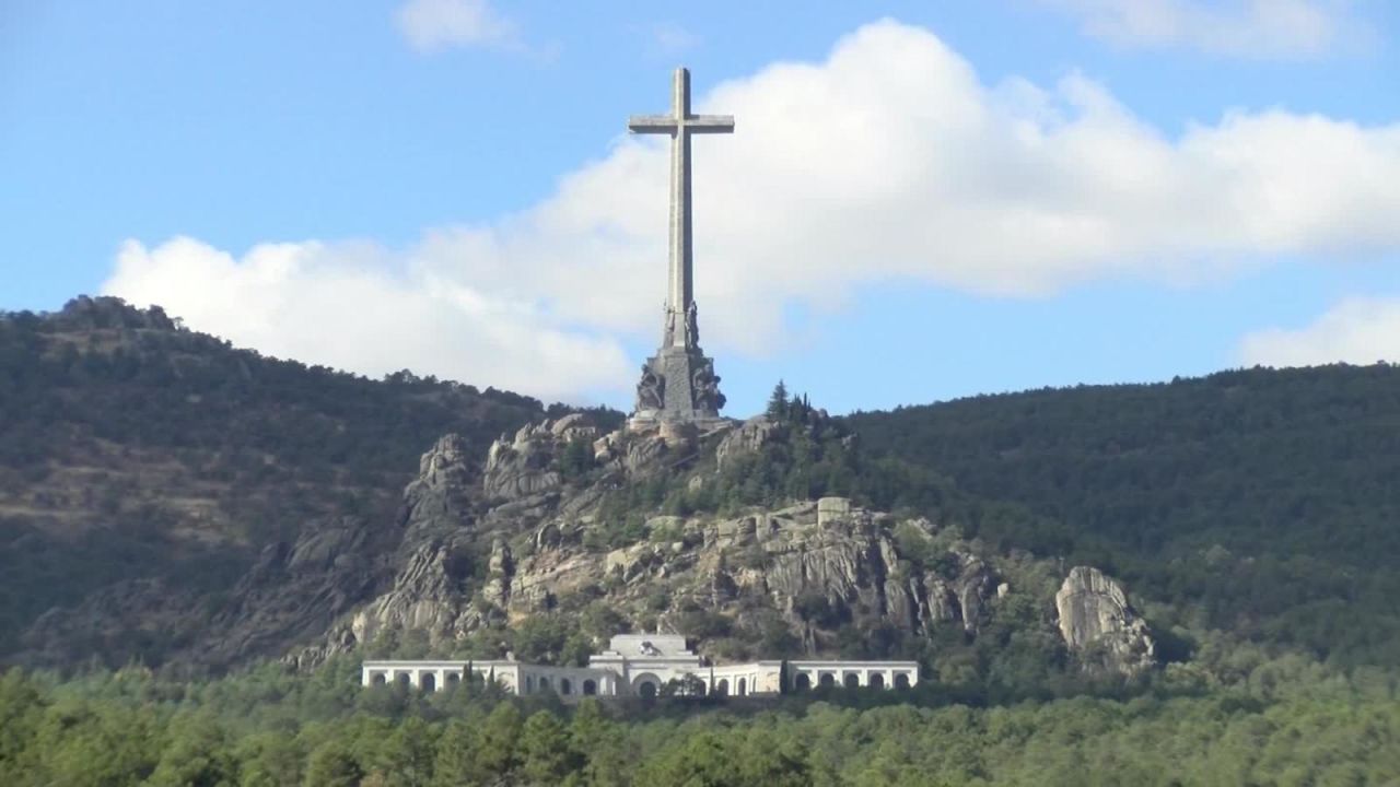 CNNE 667030 - controversia en el vaticano por exhumacion de franco